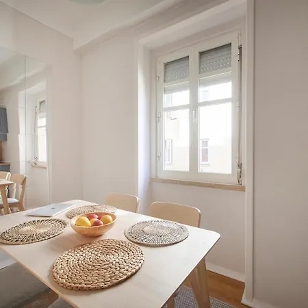 Premium Steps From Avenida Da Liberdade Apartment