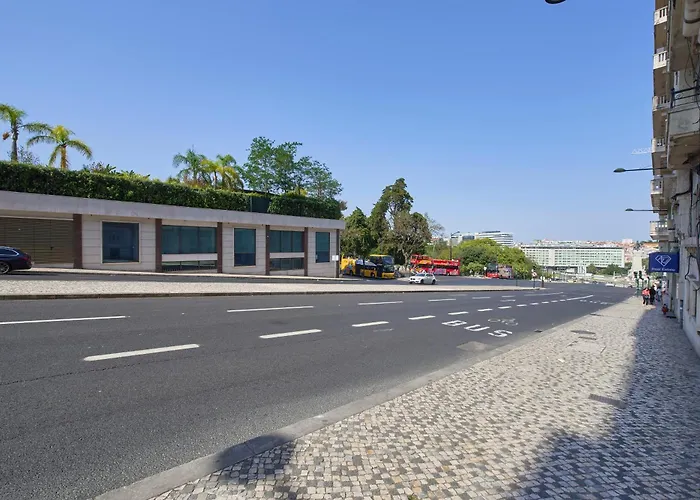 Premium Steps From Avenida Da Liberdade * Lissabon