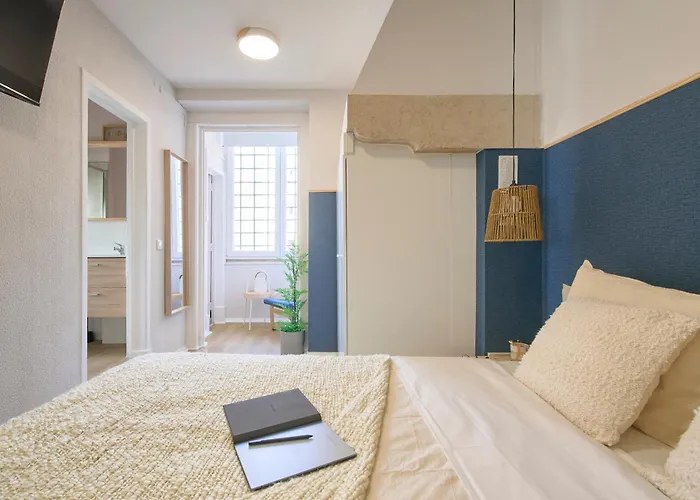 Premium Steps From Avenida Da Liberdade Lissabon