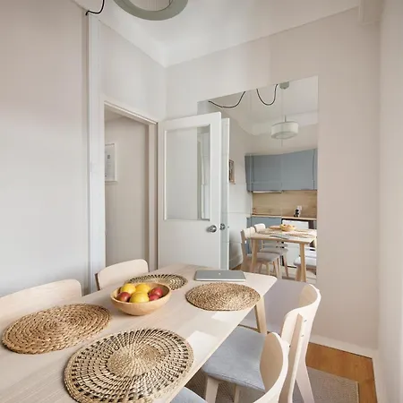 Premium Steps From Avenida Da Liberdade 리스본